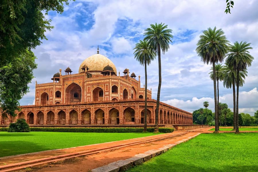 Read more about the article HUMAYUN’S TOMB: INDO-ISLAMIC ARCHITECTURAL MARVEL