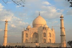 Read more about the article AMAZING HALAL TRIP TO AGRA: TAJ MAHAL TOUR