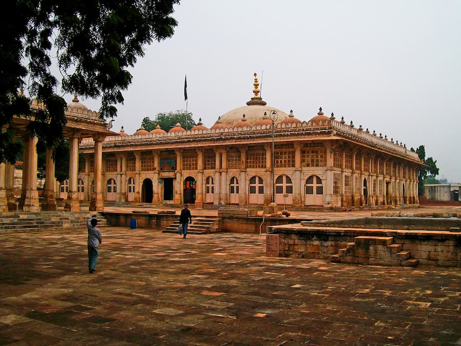 Sarkhej Roza's mosque and tomb complex, a Sufi retreat in Ahmedabad