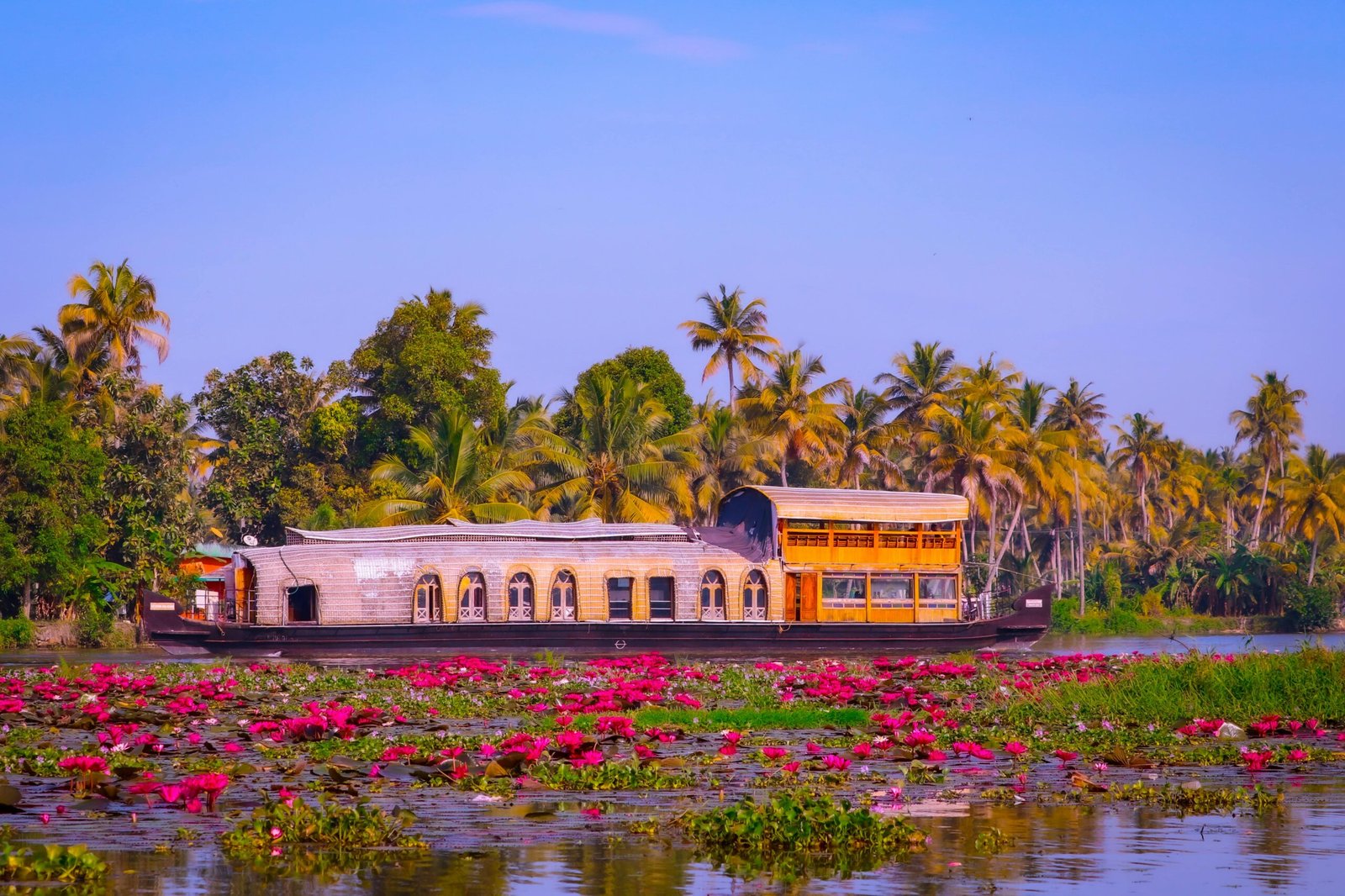 Read more about the article KERALA HALAL TOURISM: HOUSEBOATS | NATURE | ISLAMIC HERITAGE