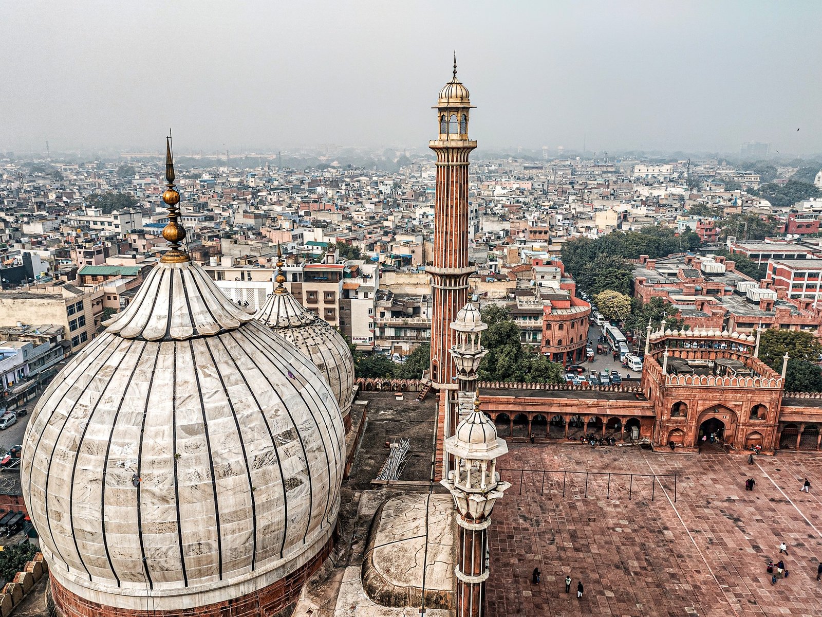 Halal-friendly travel in Delhi - panoramic view of Jama Masjid courtyard and minarets