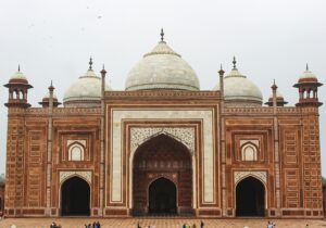 Read more about the article LUXURY ZIYARAT TOUR: DELHI, AGRA, AJMER SHARIF