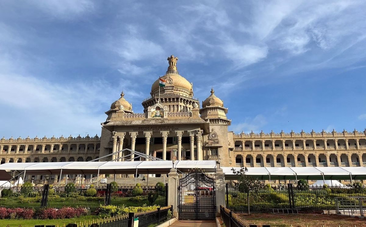 Muslim travelers exploring Bangalore city tour on a halal trip India