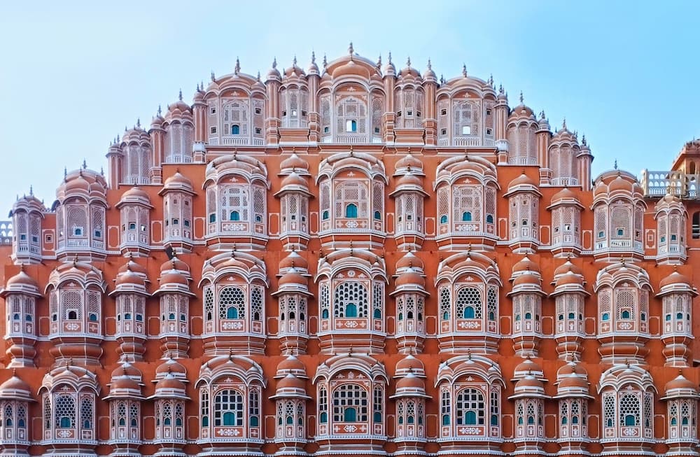 Hawa Mahal and the royal forts of Rajasthan, the highlight of Halal-friendly tours Rajasthan