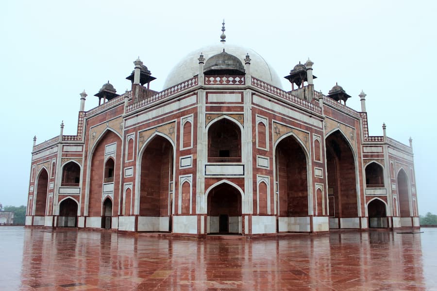Humayun's Tomb, a UNESCO World Heritage Site, explored on a Halal-friendly Delhi city tour