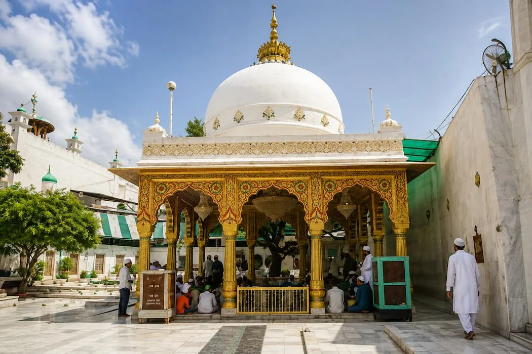 The shrine of Hazrat Khwaja Qutbuddin Bakhtiyar Kaki in Mehrauli, Delhi
