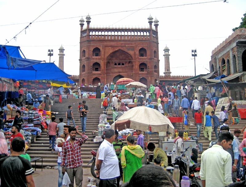 Jama Masjid's grand courtyard, featured in a Halal-friendly Delhi destination guide
