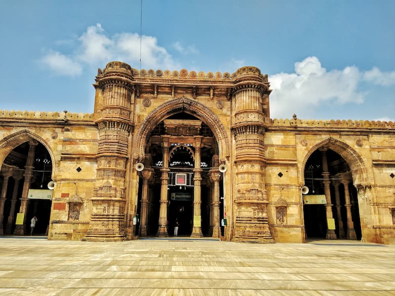 Jama Masjid's yellow sandstone courtyard, built by Sultan Ahmed Shah, on a Halal-friendly Ahmedabad tour