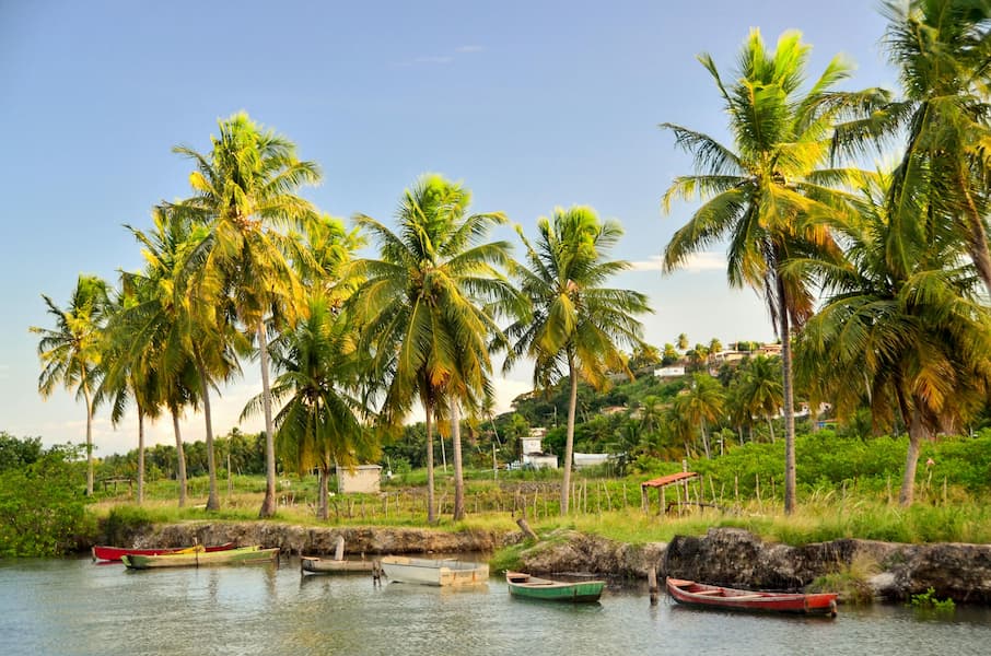 Muslim family enjoying boating on a scenic Kerala backwaters tour
