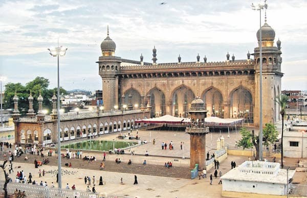 Mecca Masjid, built with stones from Makkah, on a Halal-friendly Hyderabad visit