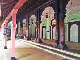 Muslim travelers visiting Mullakkal Juma Masjid, one of Alleppey's most visited mosques