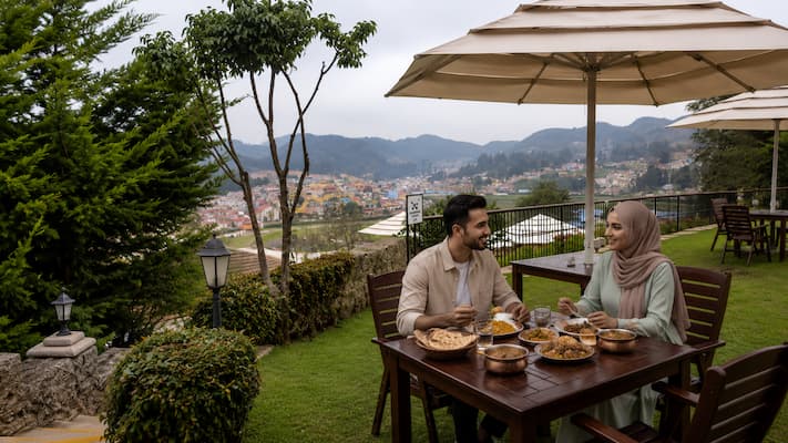 Muslim honeymoon couple enjoying halal-certified South Indian food in Ooty