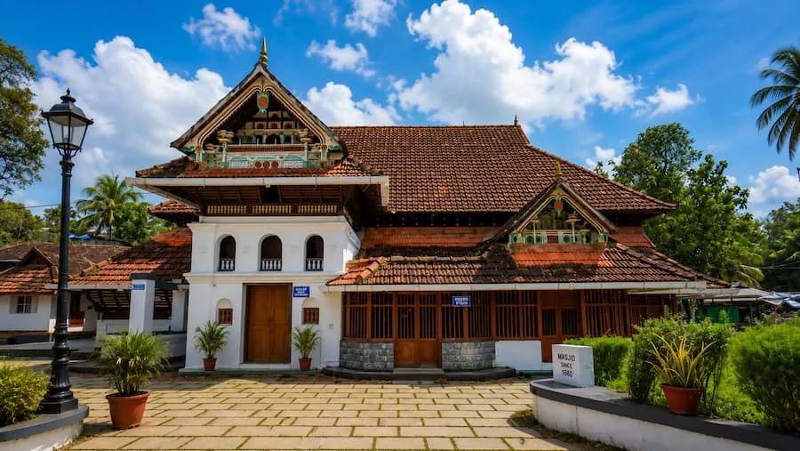 The 1,000-year-old Thazhathangadi Juma Masjid on the banks of the Meenachil River, Kerala