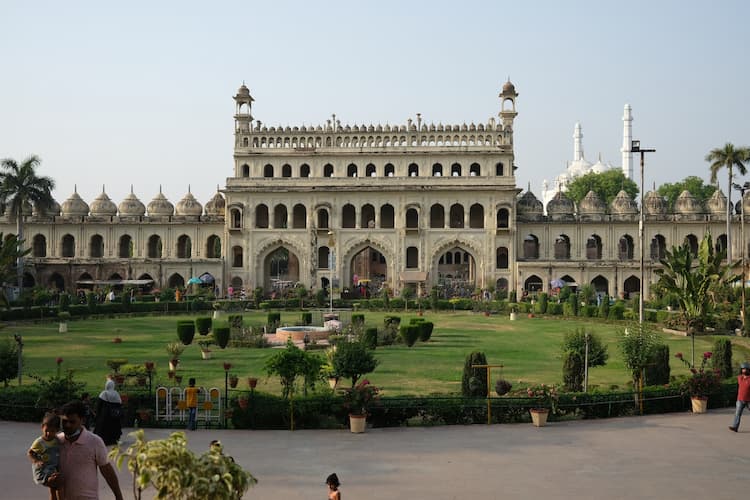 Muslim family exploring the Bhul Bhulaiya maze at Bara Imambara on this Lucknow Islamic Heritage Tour