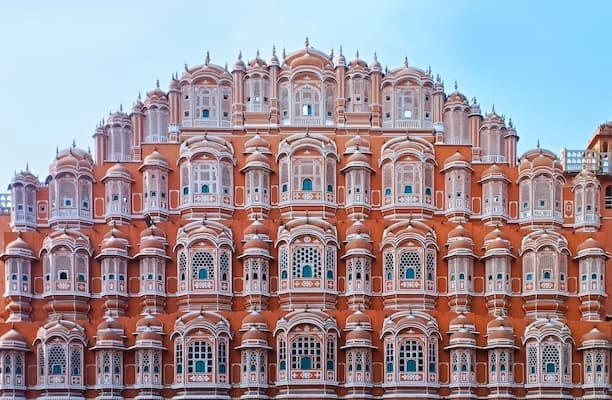Muslim family exploring Hawa Mahal Jaipur on Kashmir Golden Triangle Tour