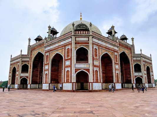 Humayun's Tomb, a UNESCO World Heritage Site and precursor to the Taj Mahal, on the Luxury Ziyarat Tour