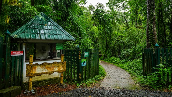 Muslim family visiting Kumarakom Bird Sanctuary during this 6-Day Kerala Halal Tour