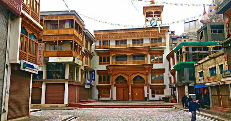 Muslim family visiting Jama Masjid Leh, the largest mosque, on this Ladakh Halal Travel Guide