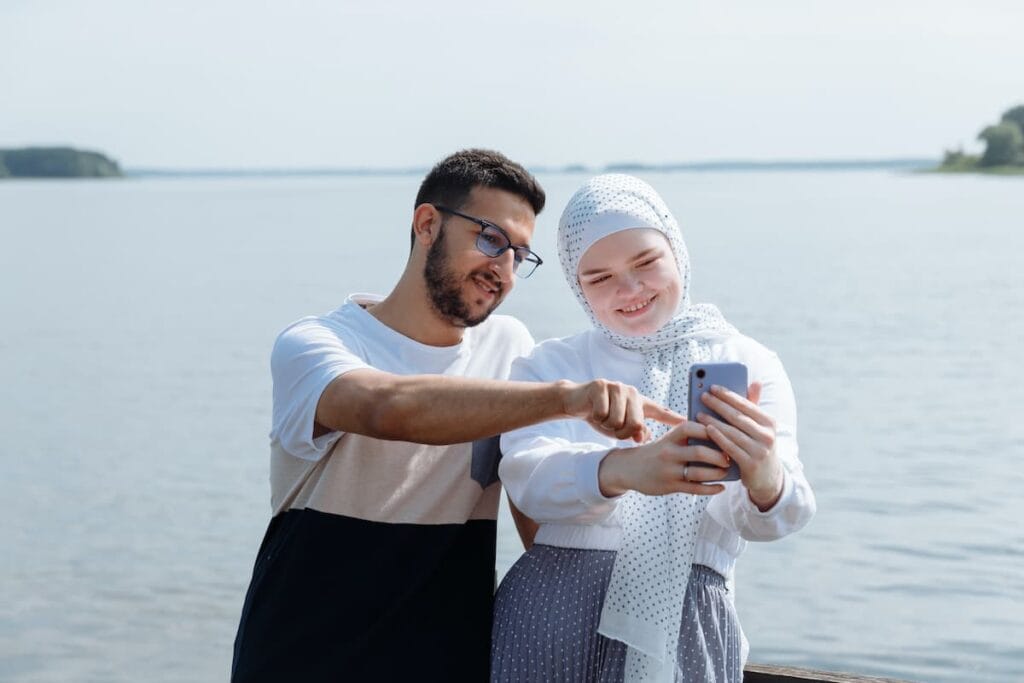 Muslim honeymoon couple enjoying a serene holiday in Kumarakom during this 9-Day Kerala Halal Tour