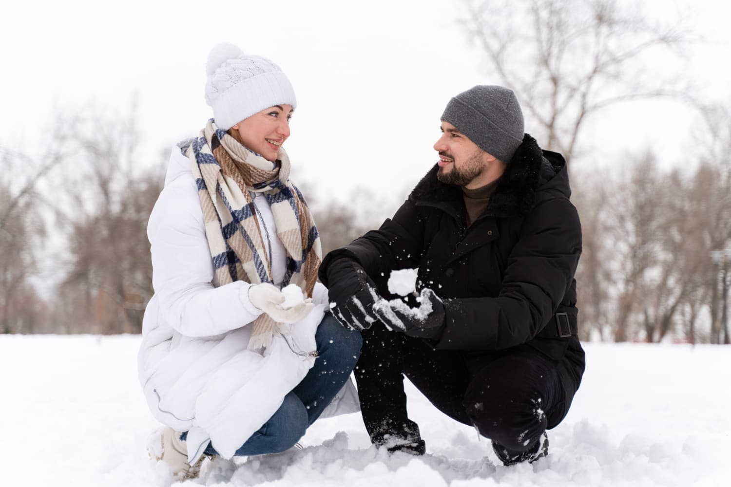 Muslim honeymoon couple enjoying Rohtang Pass, a scenic highlight of the Himachal Delhi Agra Tour