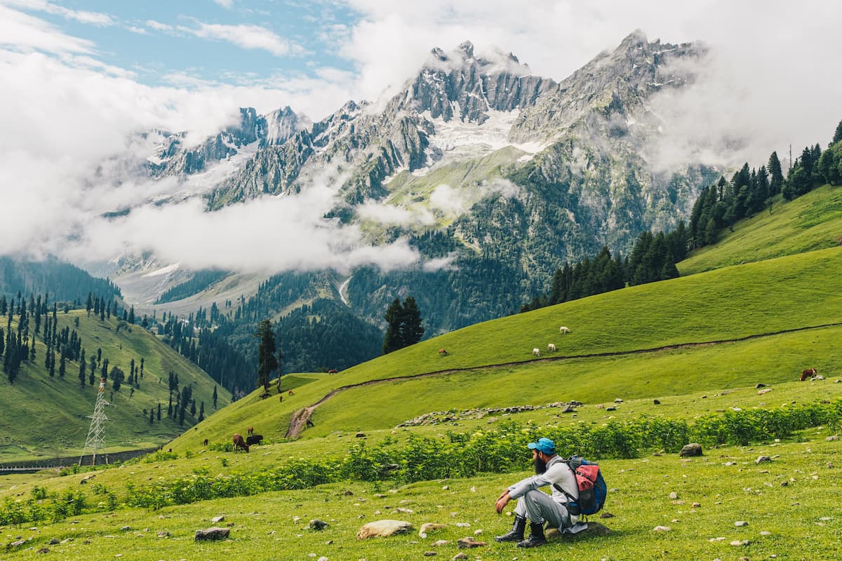 Muslim family enjoying Sonmarg valley scenic view