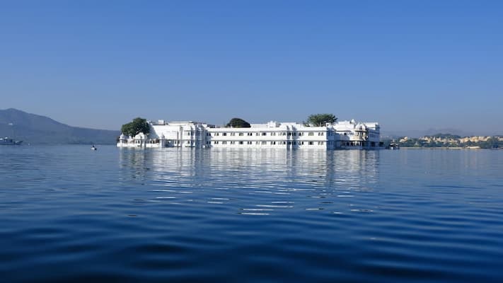 Muslim family at Lake Pichola, Udaipur